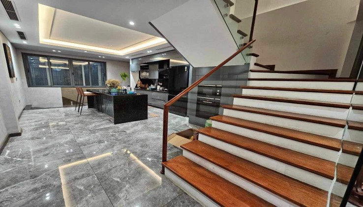 Cho thuê MBKD mặt phố Nguyễn Văn Lộc, DT 68m, 5tầng - Mt 4.5m - Giá 50 Triệu (ctl)